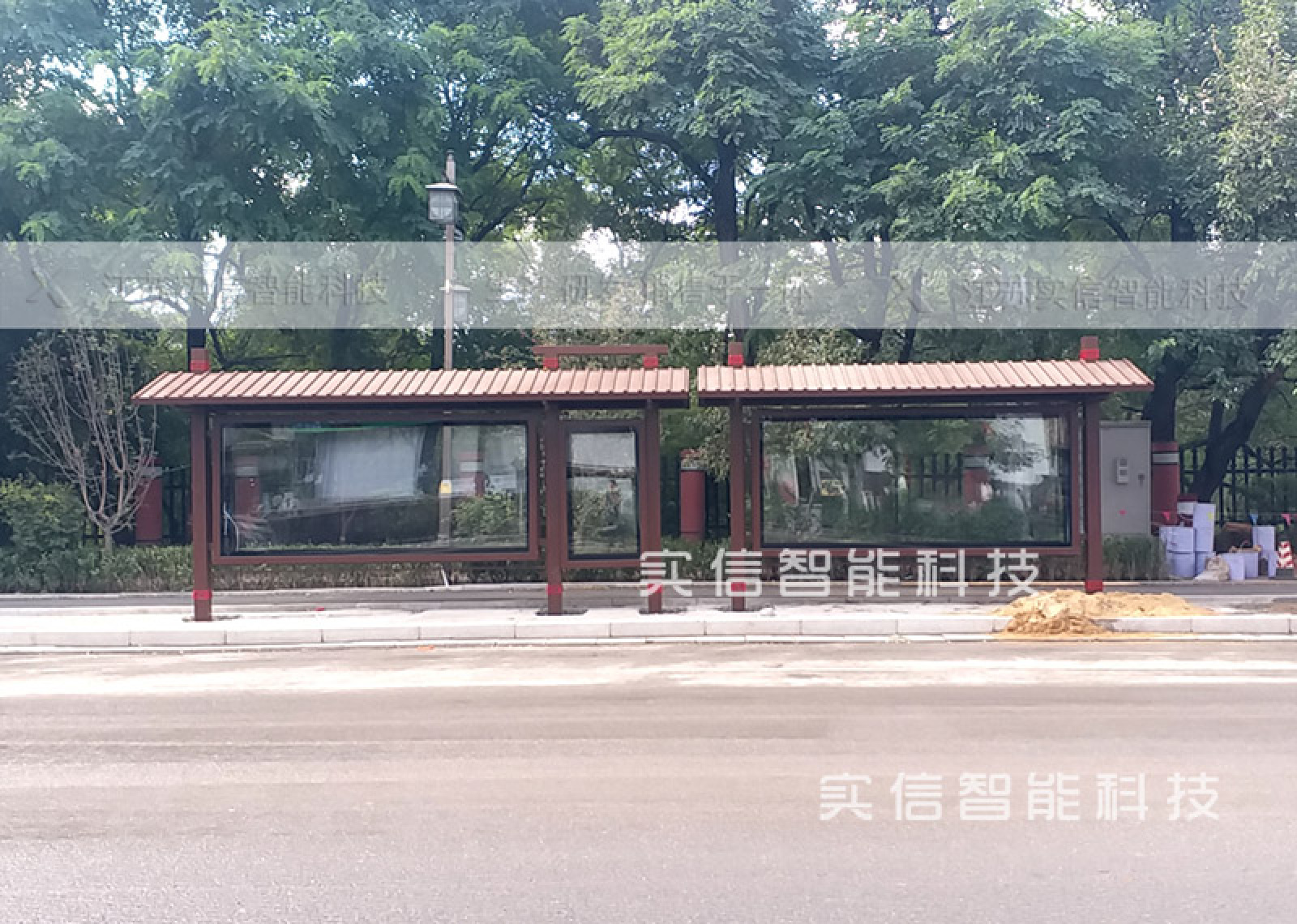 智能候车亭:未来城市公共交通的智慧新标杆